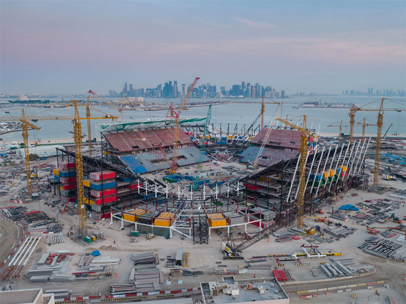 Stadium with steel structure 